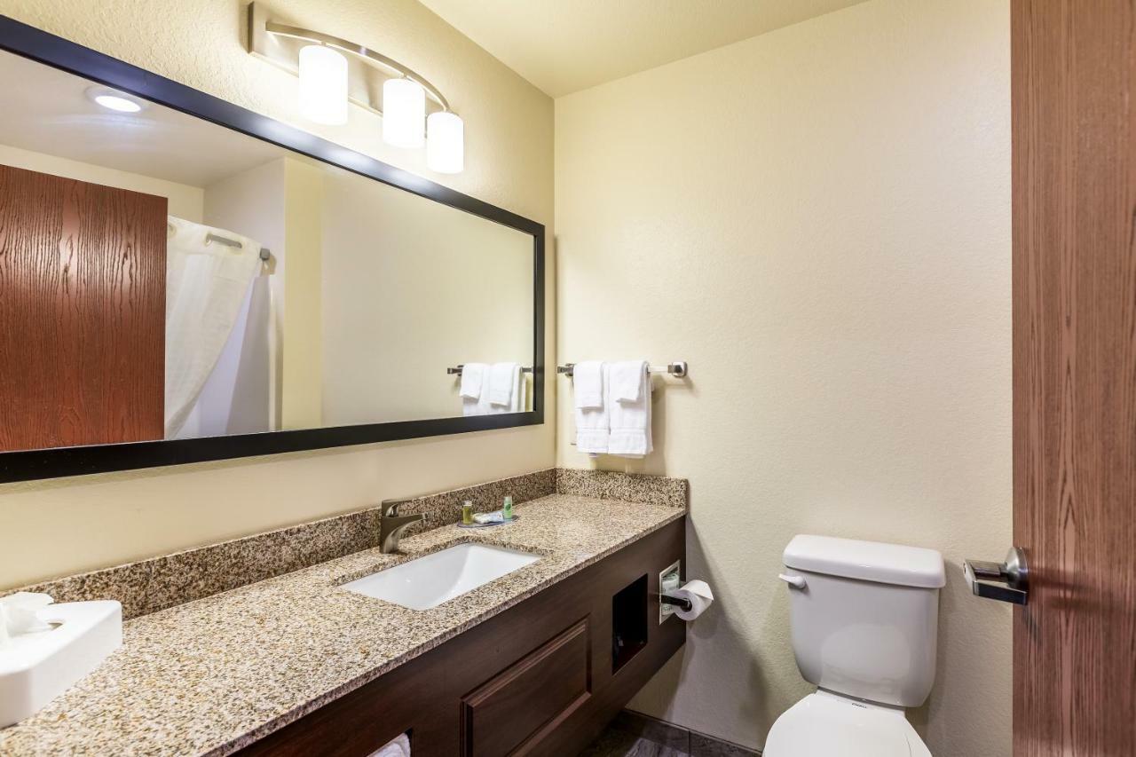 Cobblestone Inn & Suites Fairfield Bay المظهر الخارجي الصورة