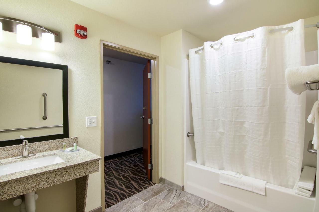 Cobblestone Inn & Suites Fairfield Bay المظهر الخارجي الصورة